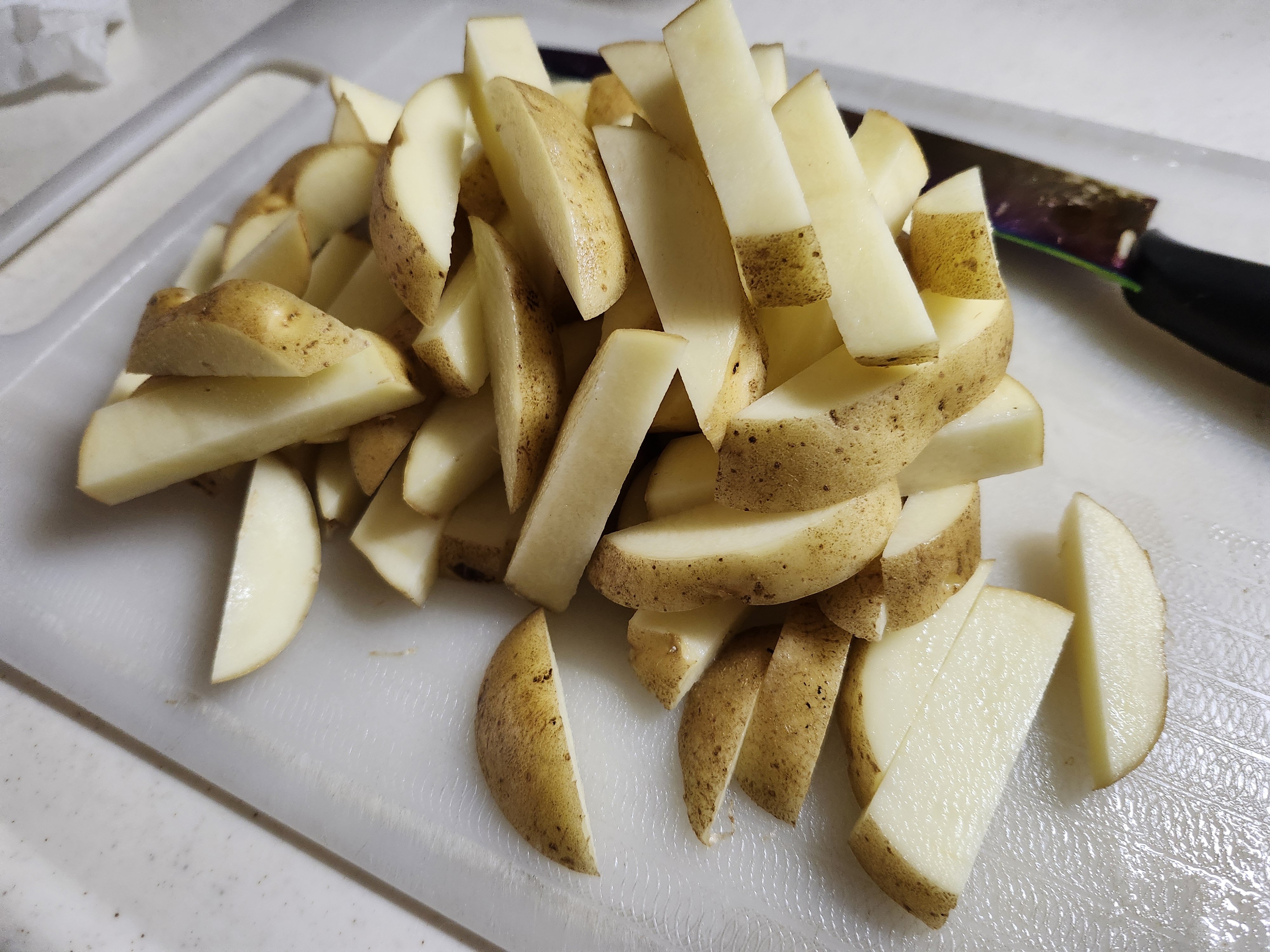 切った芋の画像